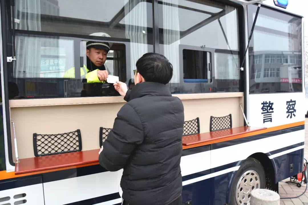 圍觀！“警務(wù)方倉”亮相亳州街頭，功能強大的你想不到！(圖5)