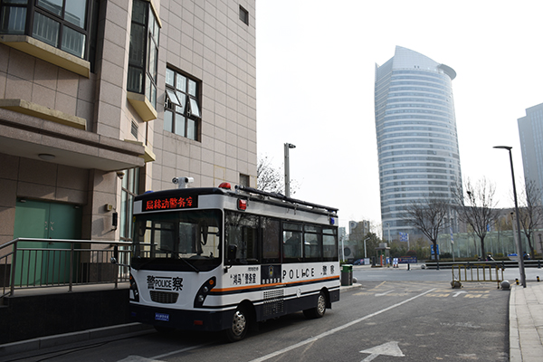 森源鴻馬移動警務(wù)室助力鄭東新區(qū)警方聚焦實戰(zhàn)——推進治安防控體系建設(shè)(圖6)