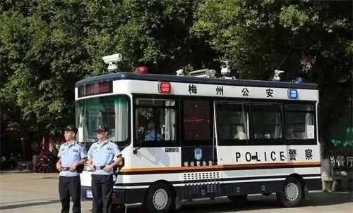 森源鴻馬移動警務(wù)車巡防民警真誠為民的暖心小事(圖1)