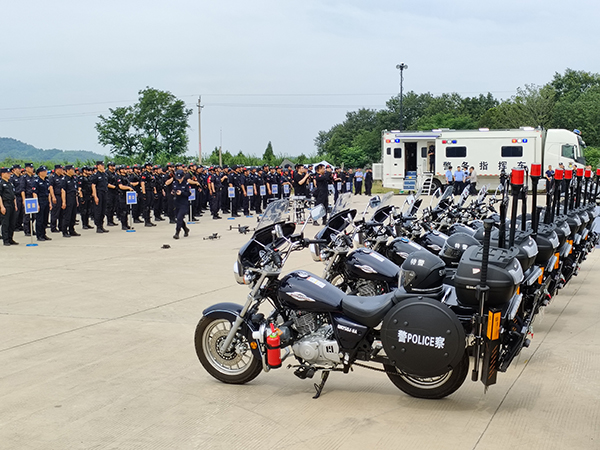 森源鴻馬通信指揮車圓滿完成2023年河南公安巡特警南部協作區(qū)跨區(qū)域拉動演練(圖5)