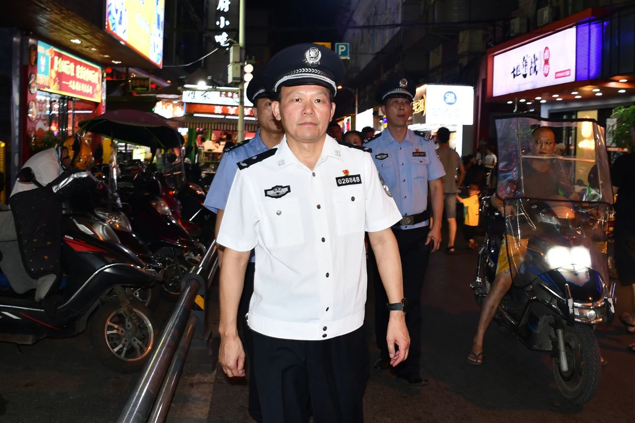 【夏季行動·警星閃耀】雁峰平安“警”色守護(hù)雁城最美煙火(圖2)