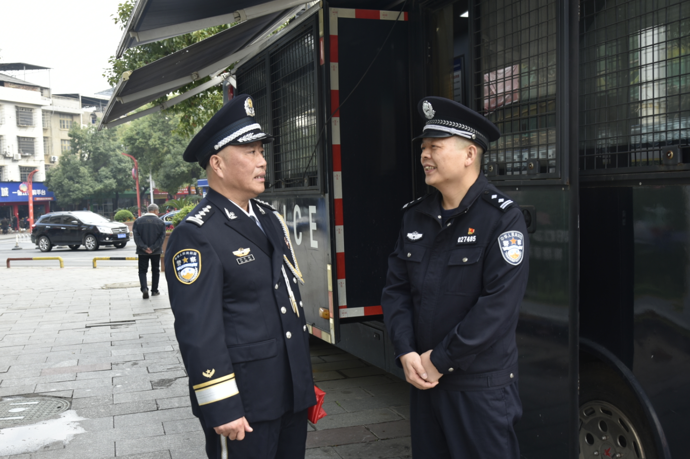 城市快警平臺見證從警生涯的最后一個夜班，他光榮退休！(圖4)