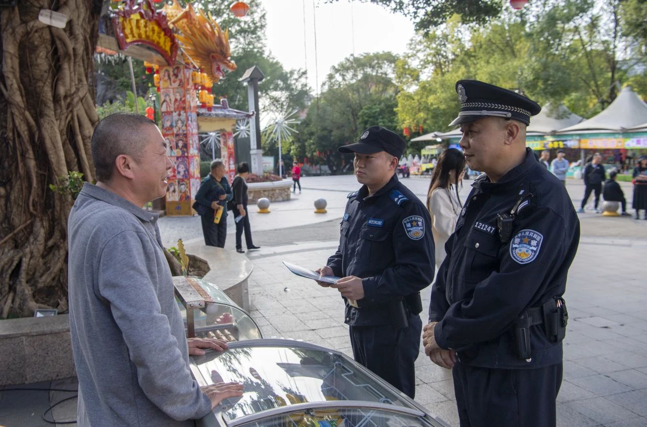 平安“警”色護新春！移動警務(wù)室暖守護  為民服務(wù)不止步(圖3)